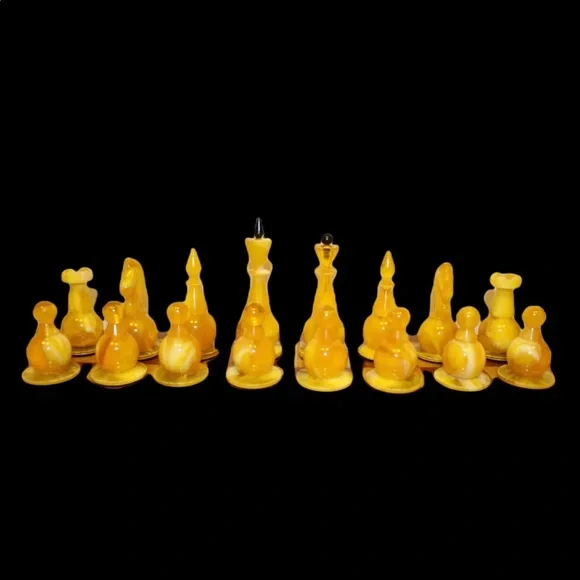 Baltic Sea Amber Vintage Chess Gift Set - Picture 2 of 11